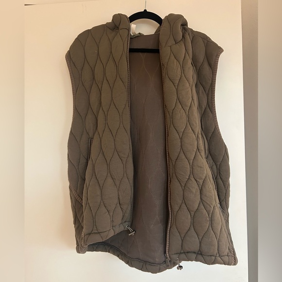 FP Movement Free People Dream Big Quilted Vest - Color: Charcoal Brown, Size: S - Picture 2 of 4